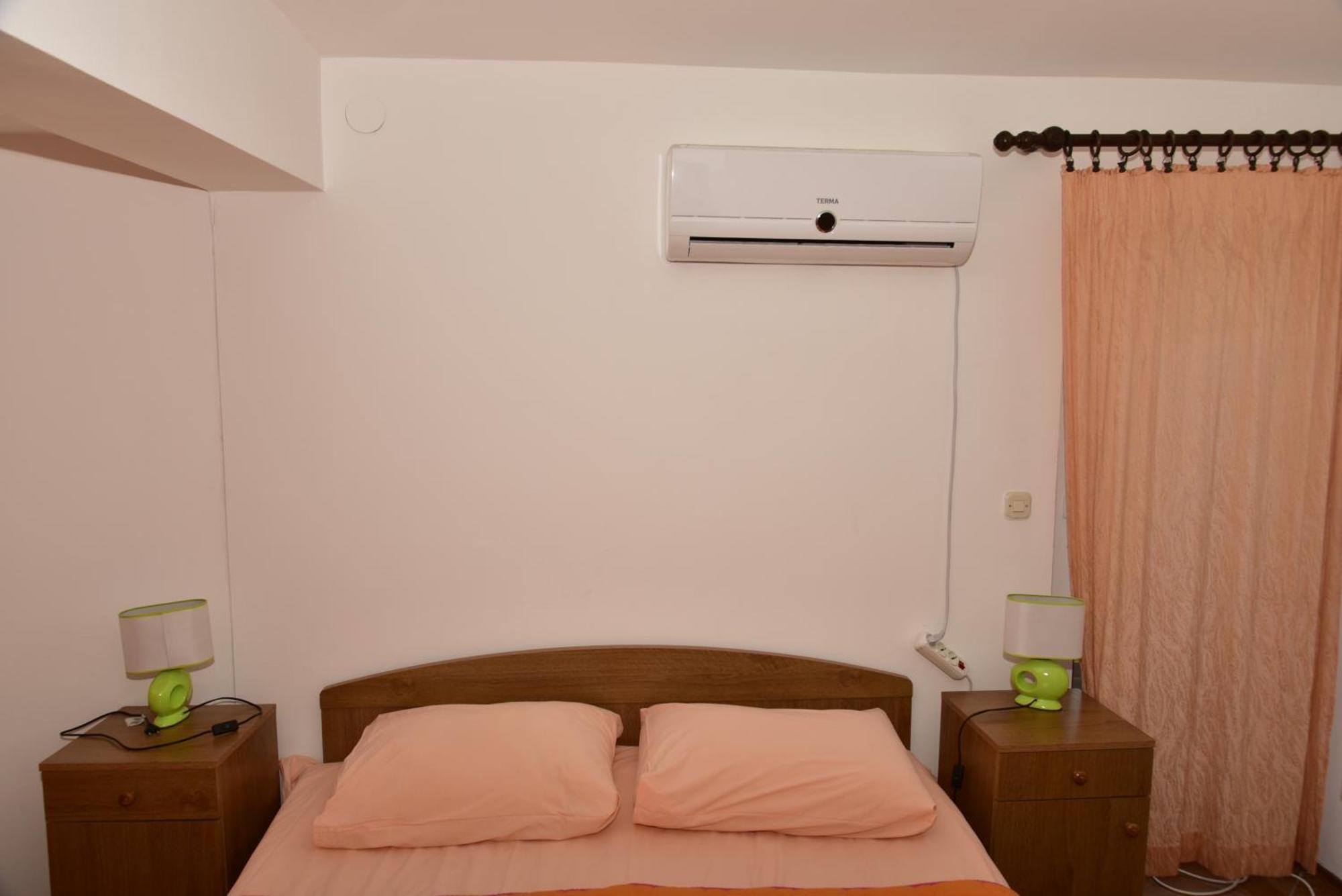 Apartments Ivka Malinska Exterior photo